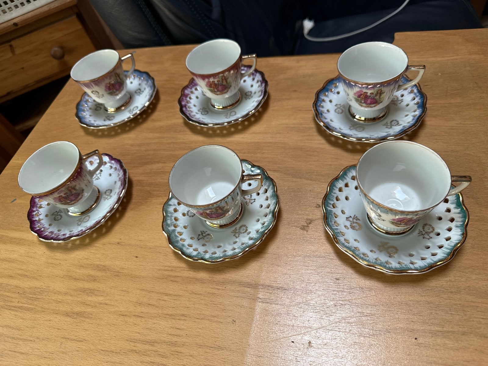 Set van 6 antieke espresso kopjes met schotels, Ophalen