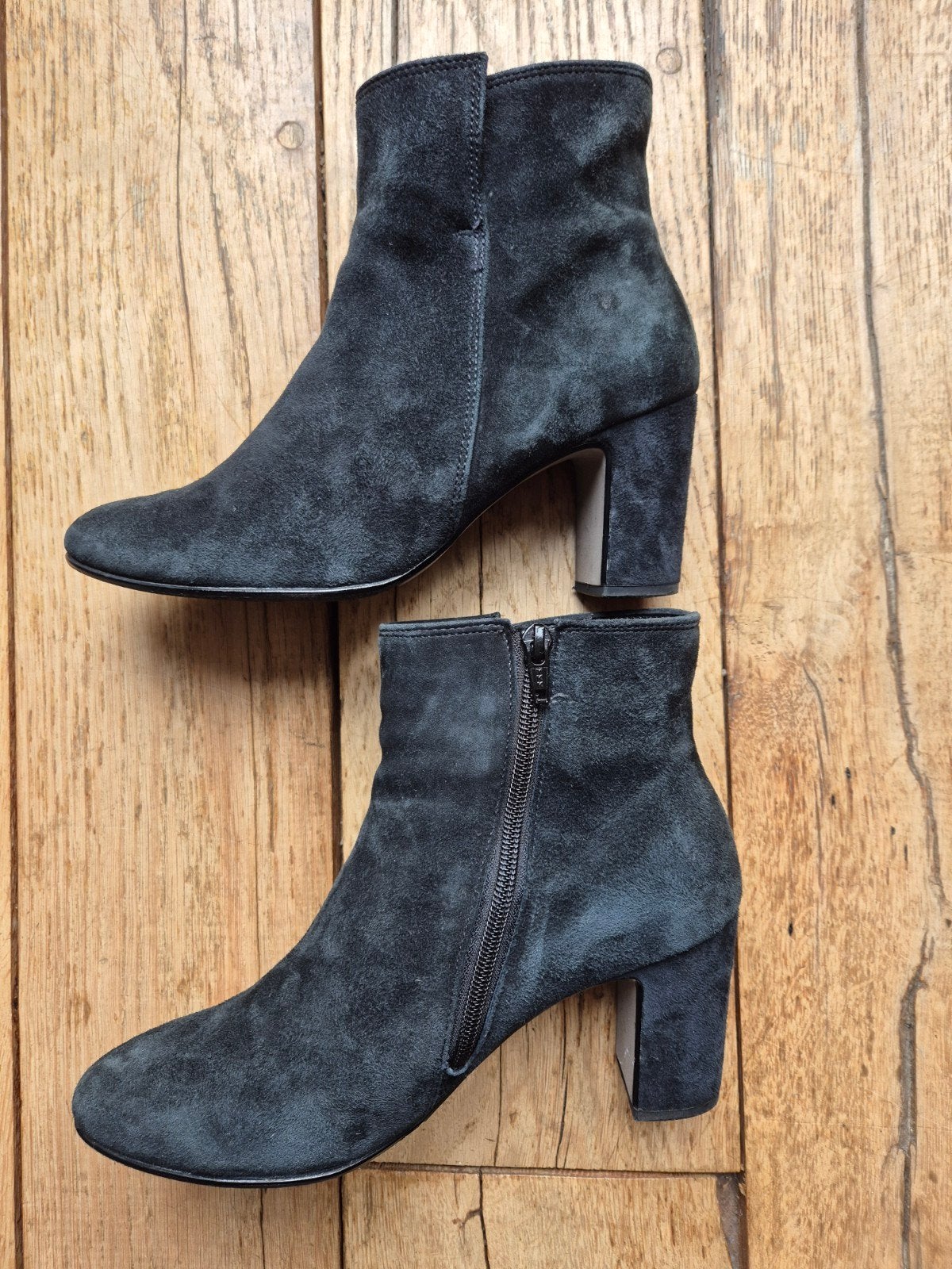 Gabor nubuck donkerblauw enkellaarsjes mt 6 / 39, Blauw, Lage of Enkellaarzen, Gabor, Ophalen of Verzenden