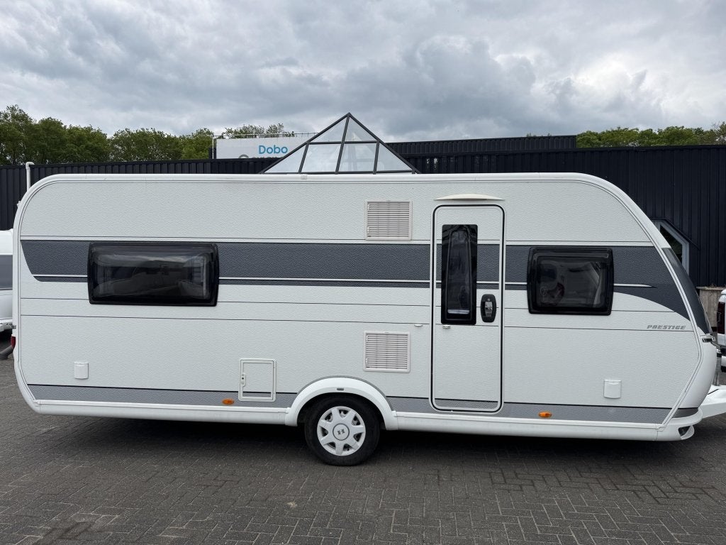 Hobby Prestige 560 LU 2021 | Enkele bedden | Voortent, Caravans en Kamperen, Caravans, Schokbreker, Rondzit, Hobby, Bedrijf