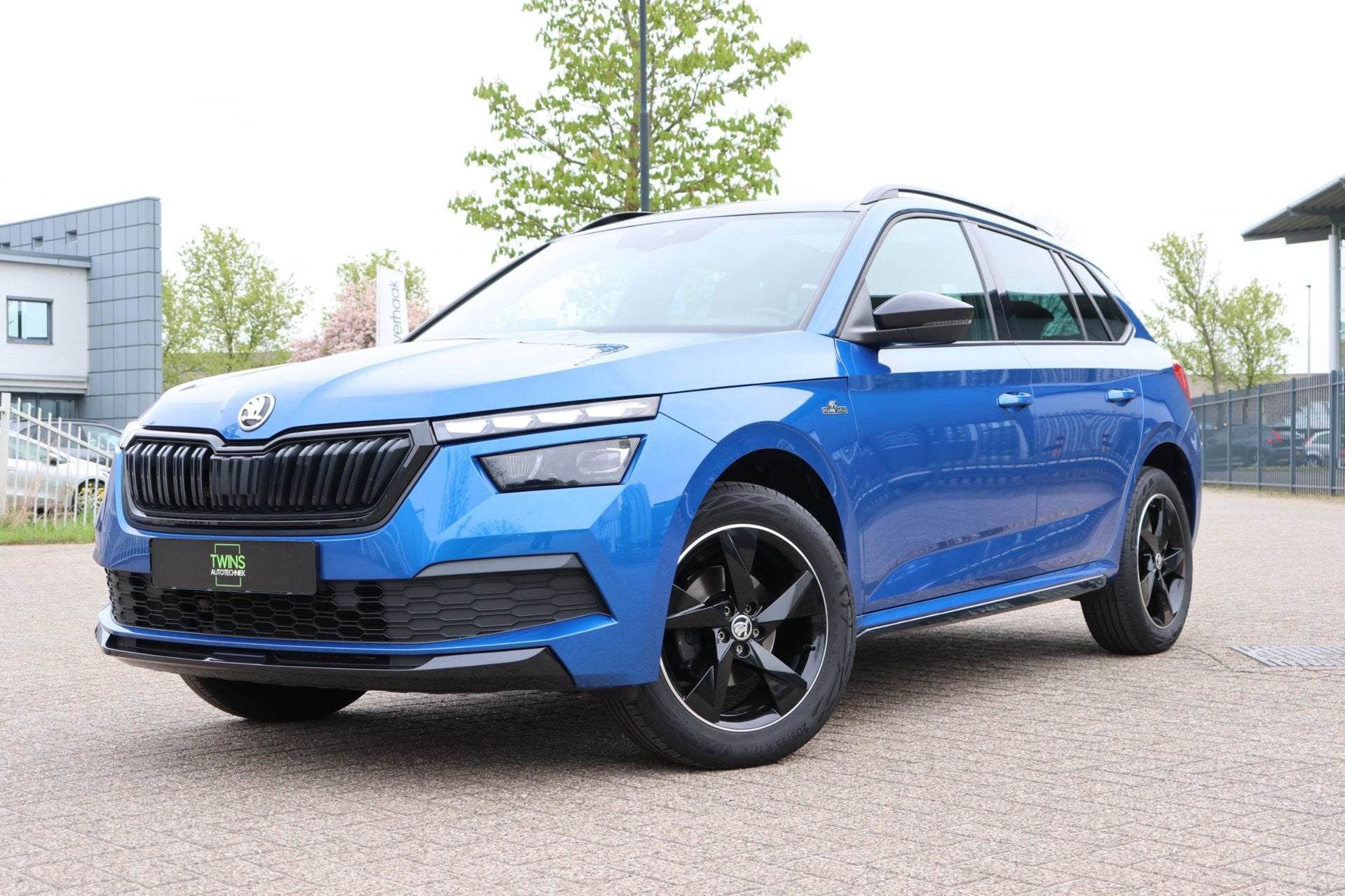 Skoda Kamiq 1.0 TSI Monte Carlo | Panoramadak | Trekhaak | C, Voorwielaandrijving, 1131 kg, Gebruikt, Automatische klimaatregeling