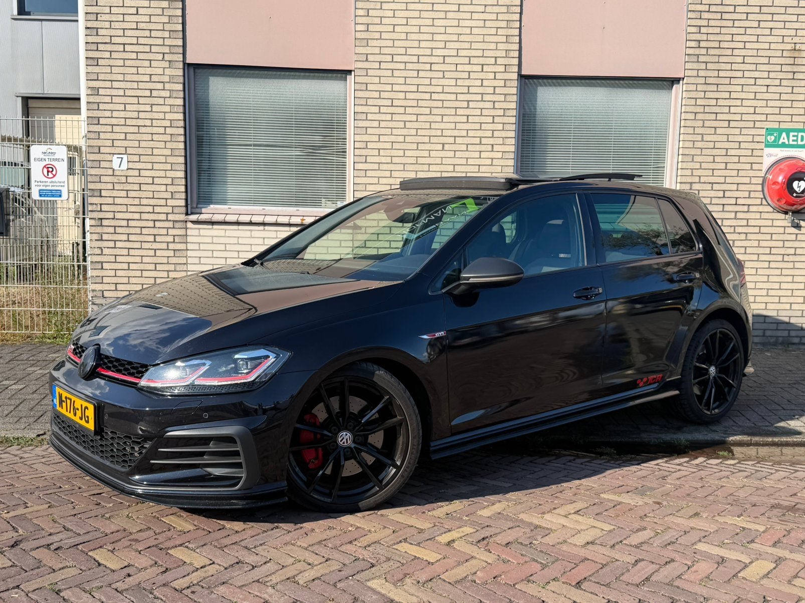 Volkswagen Golf 2.0 TSI GTI TCR |AKRA|Pano|Downpipe|Dynaudio, Zwart, 4 cilinders, 1984 cc, Zwart
