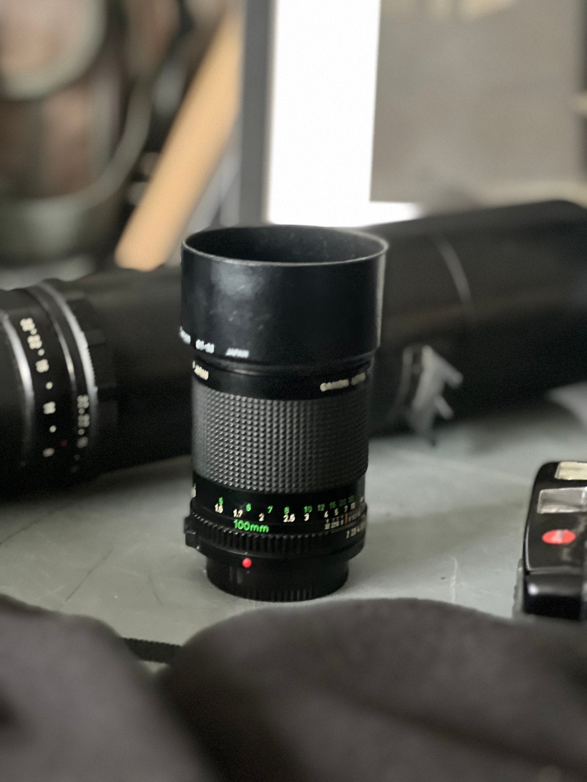 Canon fd lens 100mm f2, Ophalen of Verzenden, Zo goed als nieuw, Telelens