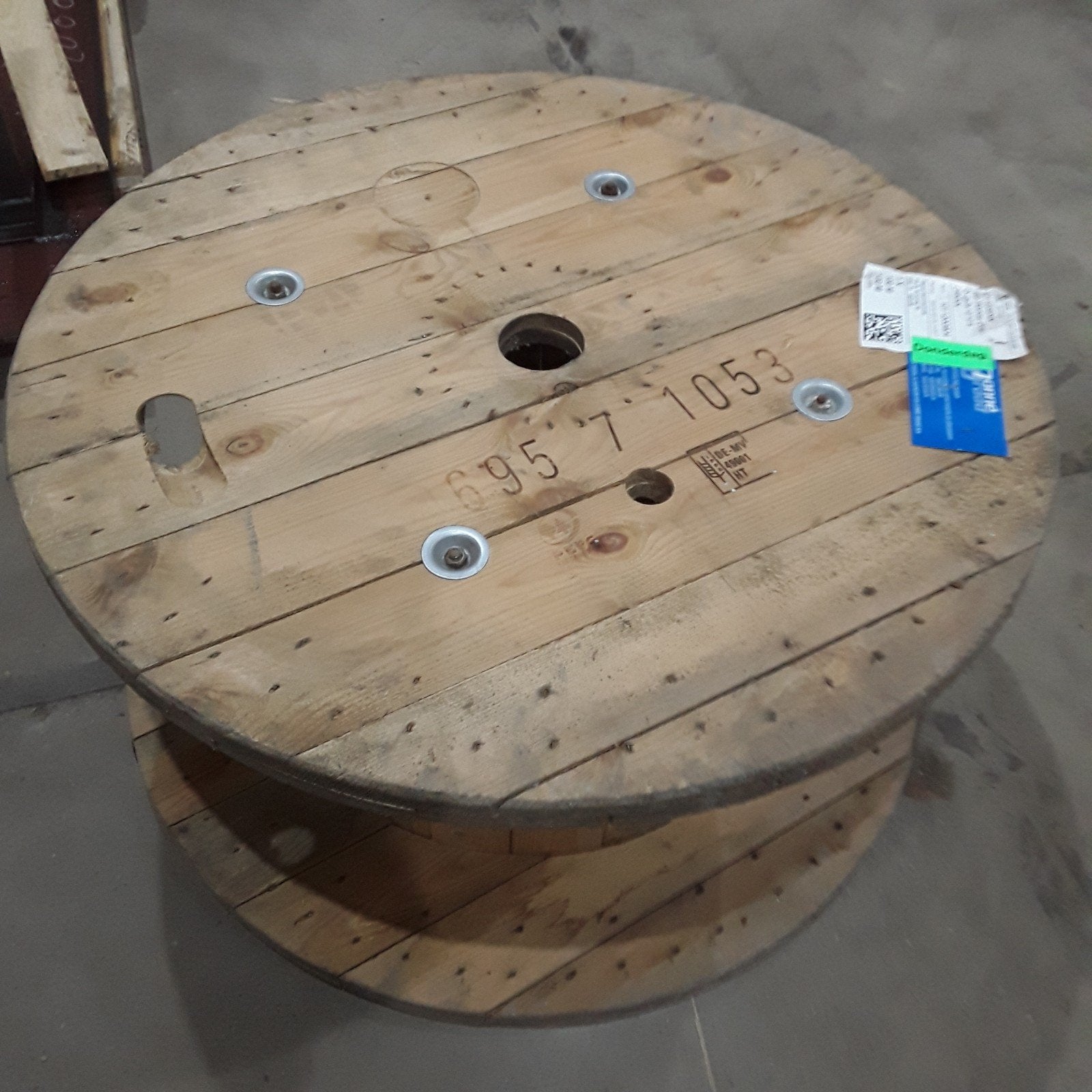Mooie stevige droge haspels geschikt voor tuintafel,terras., Tuin en Terras, Tuintafels, Ophalen, Rond