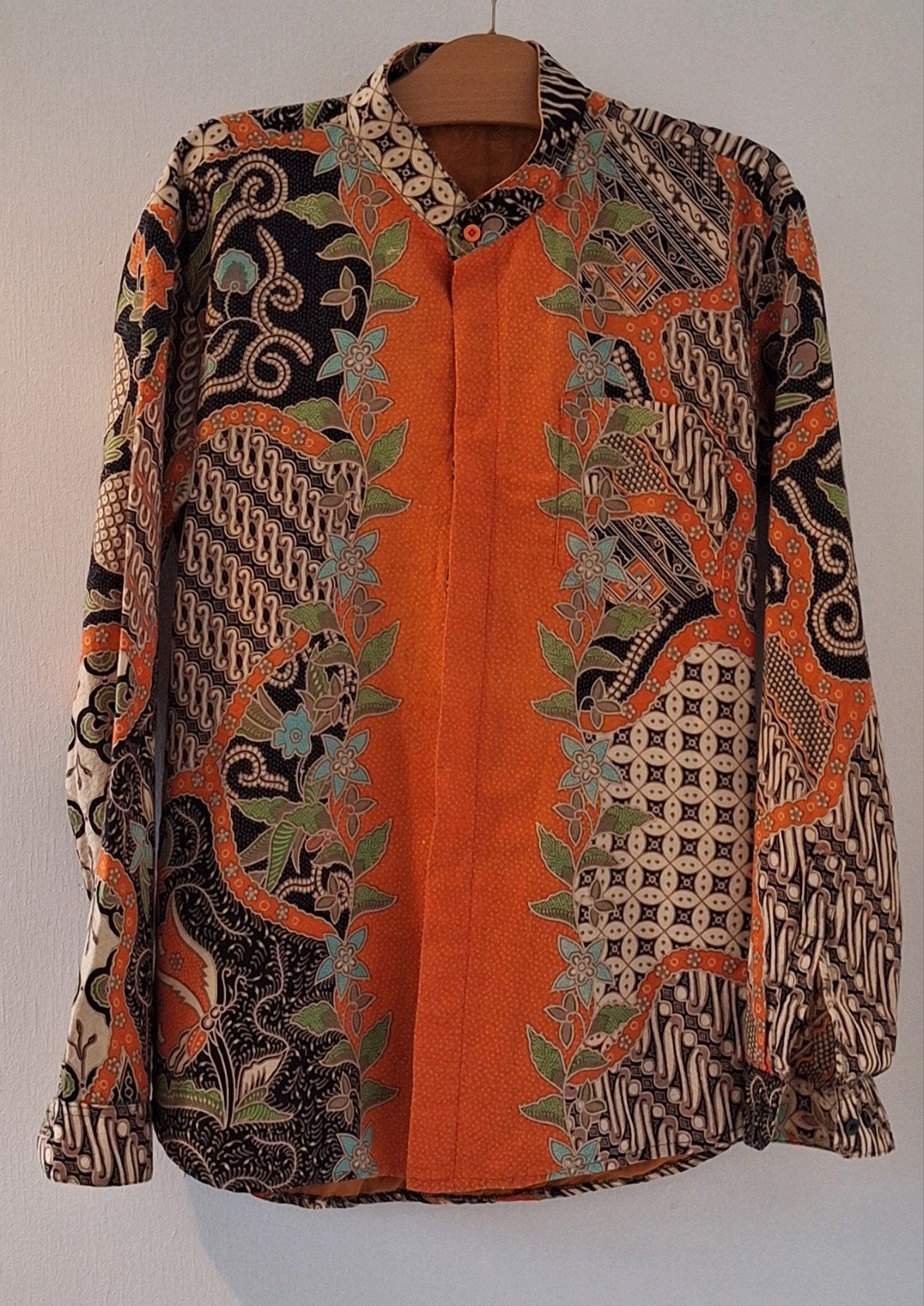Unieke Vintage Batik Blouse uit Indonesië - Gevoerd, Maat 38/40 (M), LEO Tailor & Kursus, Gedragen, Meerkleurig