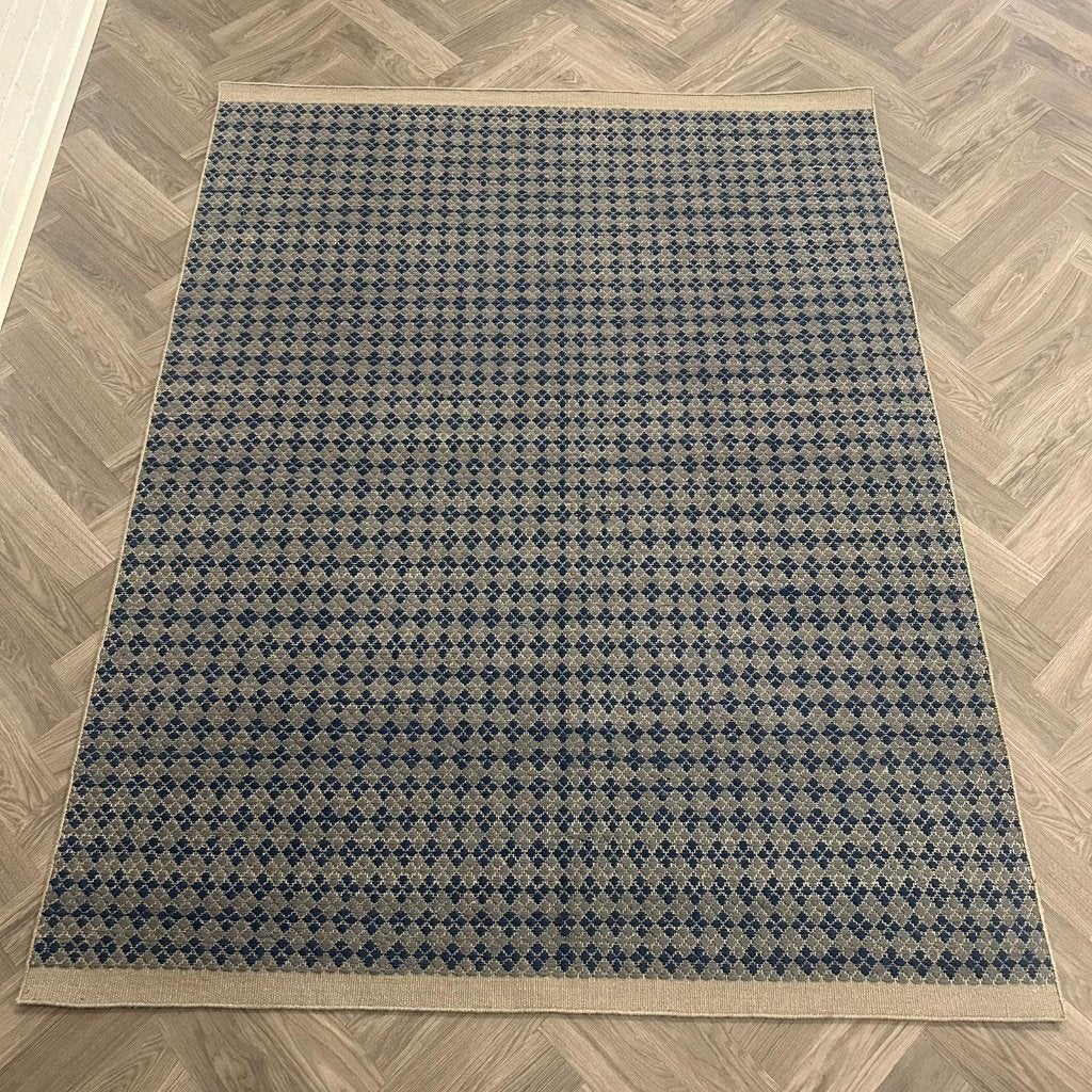 Leolux Pode Mackay Dorcha Vloerkleed - 200x300cm, Huis en Inrichting, Stoffering | Tapijten en Kleden, Leolux, Leolux, Blauw, 200 cm of meer