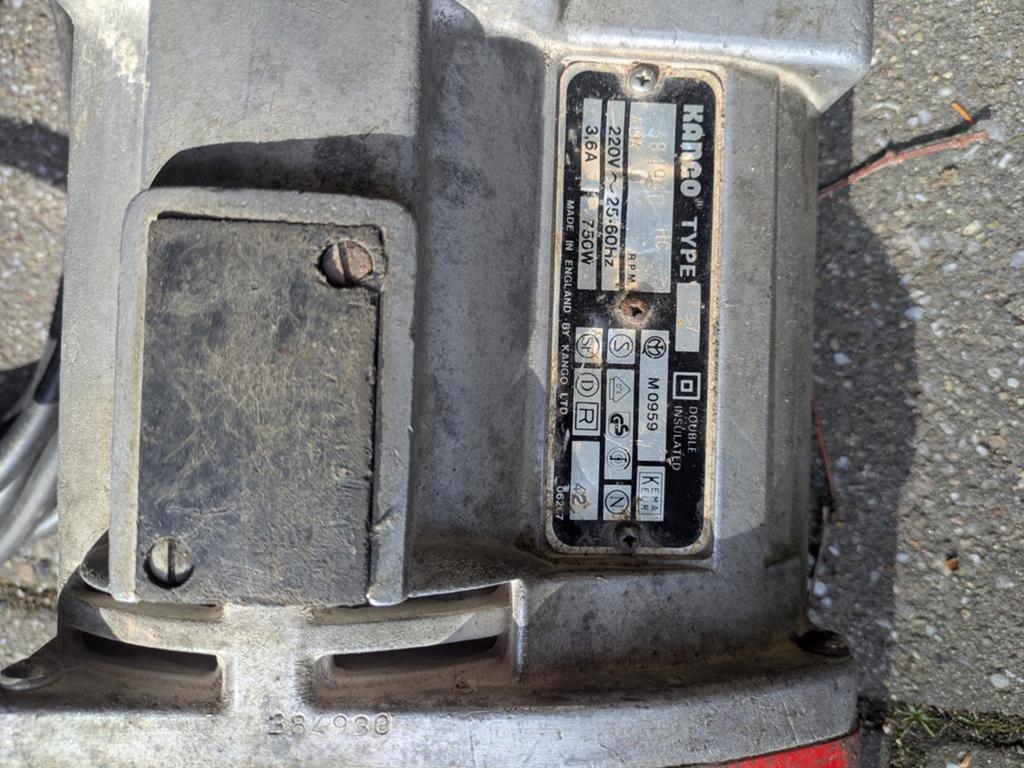 Kango 637 Boor- en Breekhamer 750W in koffer, Doe-het-zelf en Verbouw, Gereedschap | Boormachines, Ophalen, Gebruikt, 600 watt of meer