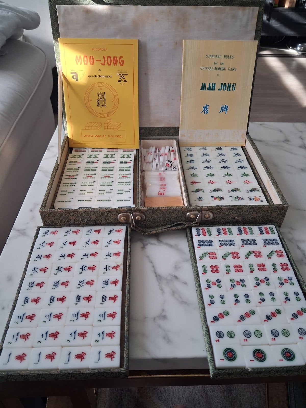 Vintage Mahjong spel in koffer - Compleet met boekjes, Drie of vier spelers, Ophalen of Verzenden, Gebruikt, Longfield