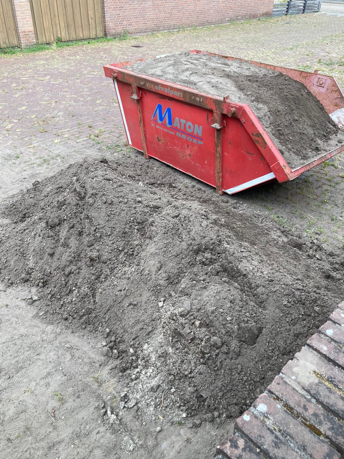 Gratis tuinaarde/ kom maar scheppen Smallevaert Kaatsheuvel, Ophalen, Tuinaarde