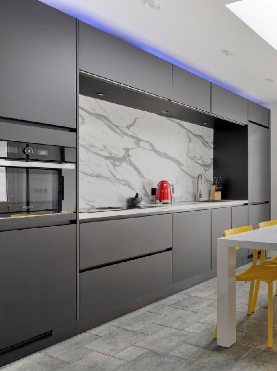 Zwarte met marmerlook keuken compleet, Huis en Inrichting, Ophalen, Zwart, Enkelwandige keuken, Zo goed als nieuw