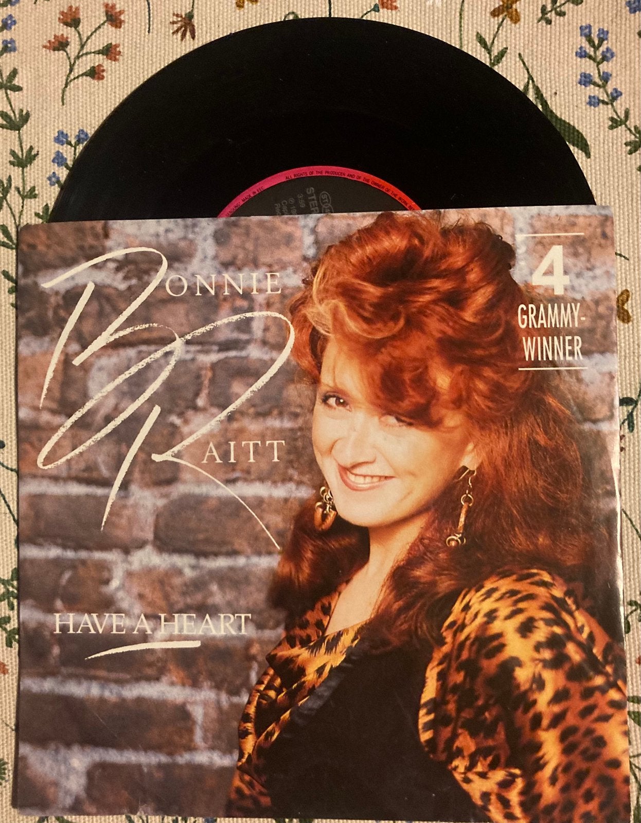 Vinyl single Bonnie Raitt - Have a heart, 7 inch, Ophalen of Verzenden, Zo goed als nieuw, Pop