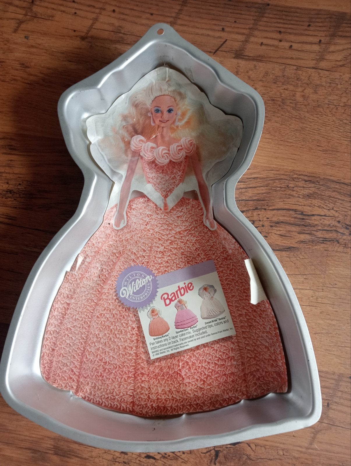 Leuke cake mal voor Barbie nieuw!, Ophalen of Verzenden, Nieuw, Taarten of Cupcakes, Bakvorm