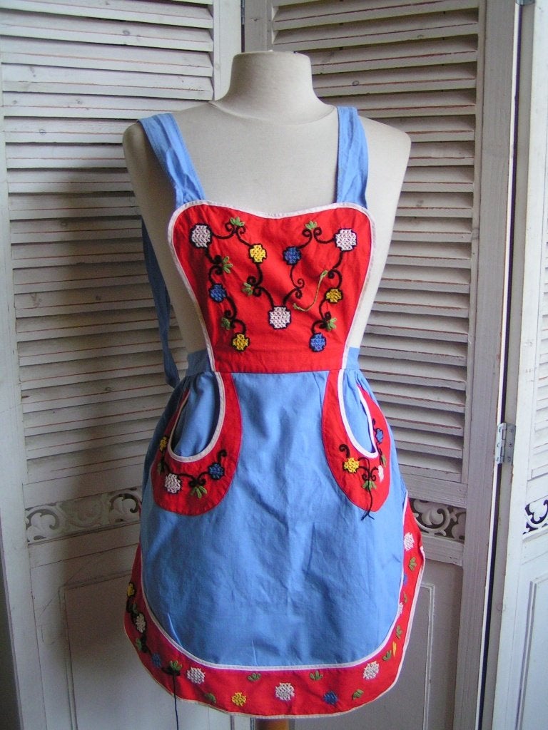 geborduurd vintage kinderschort nr DD 668, Verzenden, Gebruikt, Wasbaar, Tafelkleed of Tafelzeil