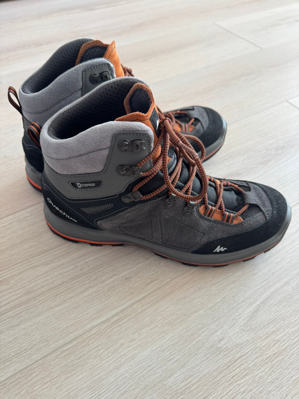 Quechua bergschoenen / maat 44 / 1 keer gedragen, Sport en Fitness, Ophalen of Verzenden, Zo goed als nieuw, Schoenen