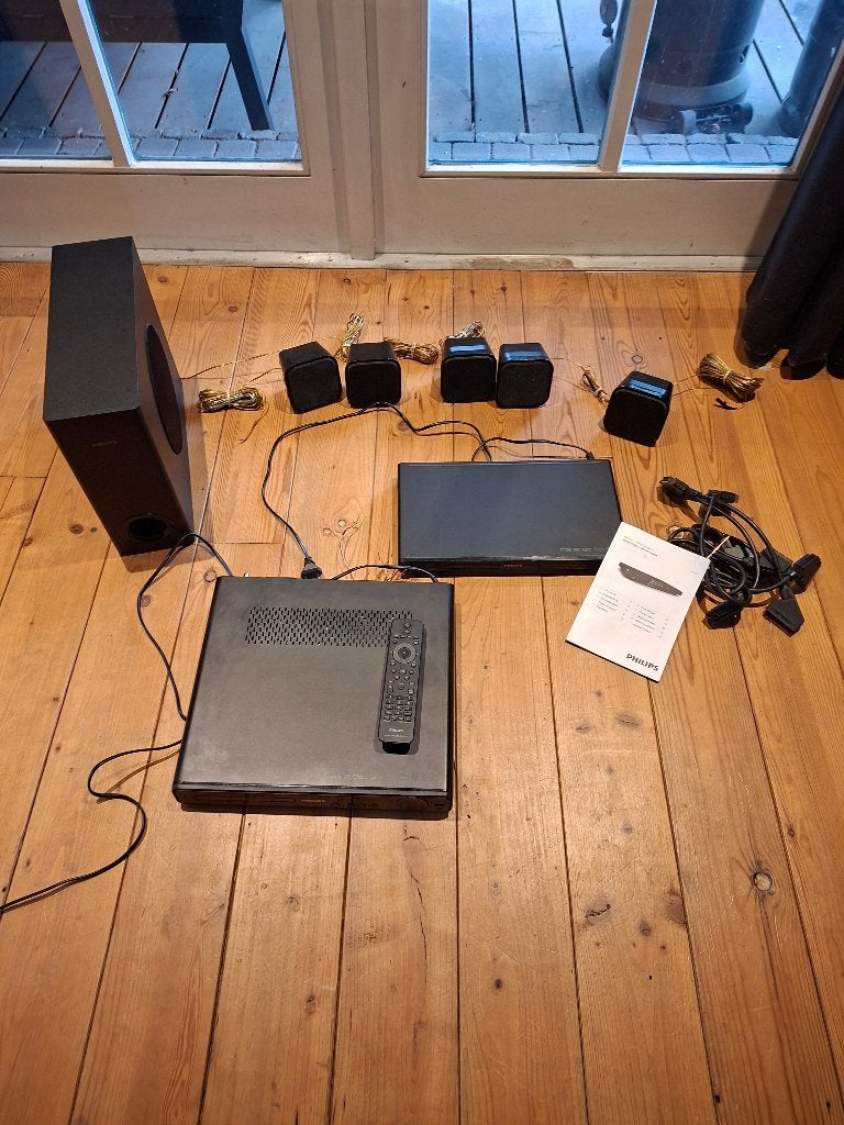 Philips 5.1 home cinemaset, Philips, Gebruikt, Blu-ray-speler, 70 watt of meer