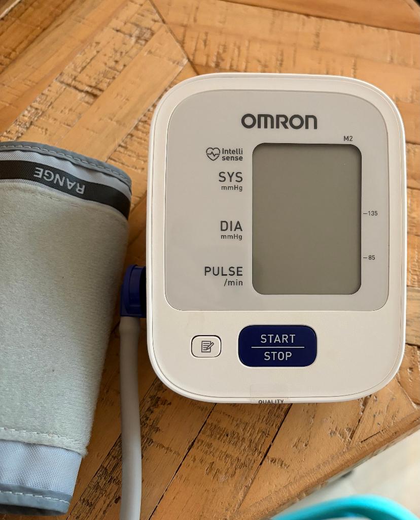 Bloeddrukmeter Omron M2, Diversen, Ophalen of Verzenden, Zo goed als nieuw