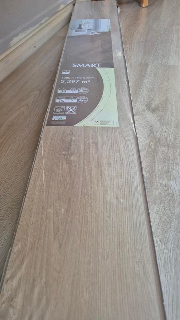 24 planken Praxis Smart zomer eiken laminaat (2 2/3 pak), Ophalen, Nieuw, 5 tot 10 m², 10 tot 30 cm