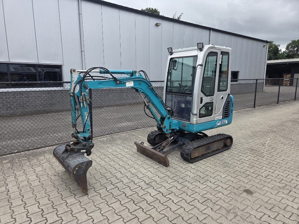 Sunward SWE17s minigraver 2007  3800uur INRUILKOOPJE!!, Zakelijke goederen, Machines en Bouw | Kranen en Graafmachines, Ophalen of Verzenden