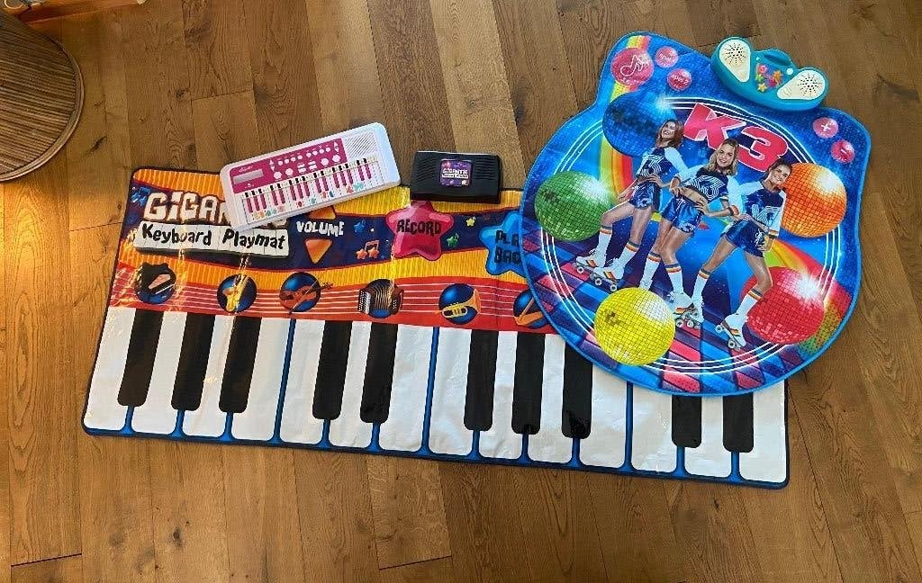 K3 dansmat + piano speelmat + Dazzles keyboard, Ophalen, Gebruikt