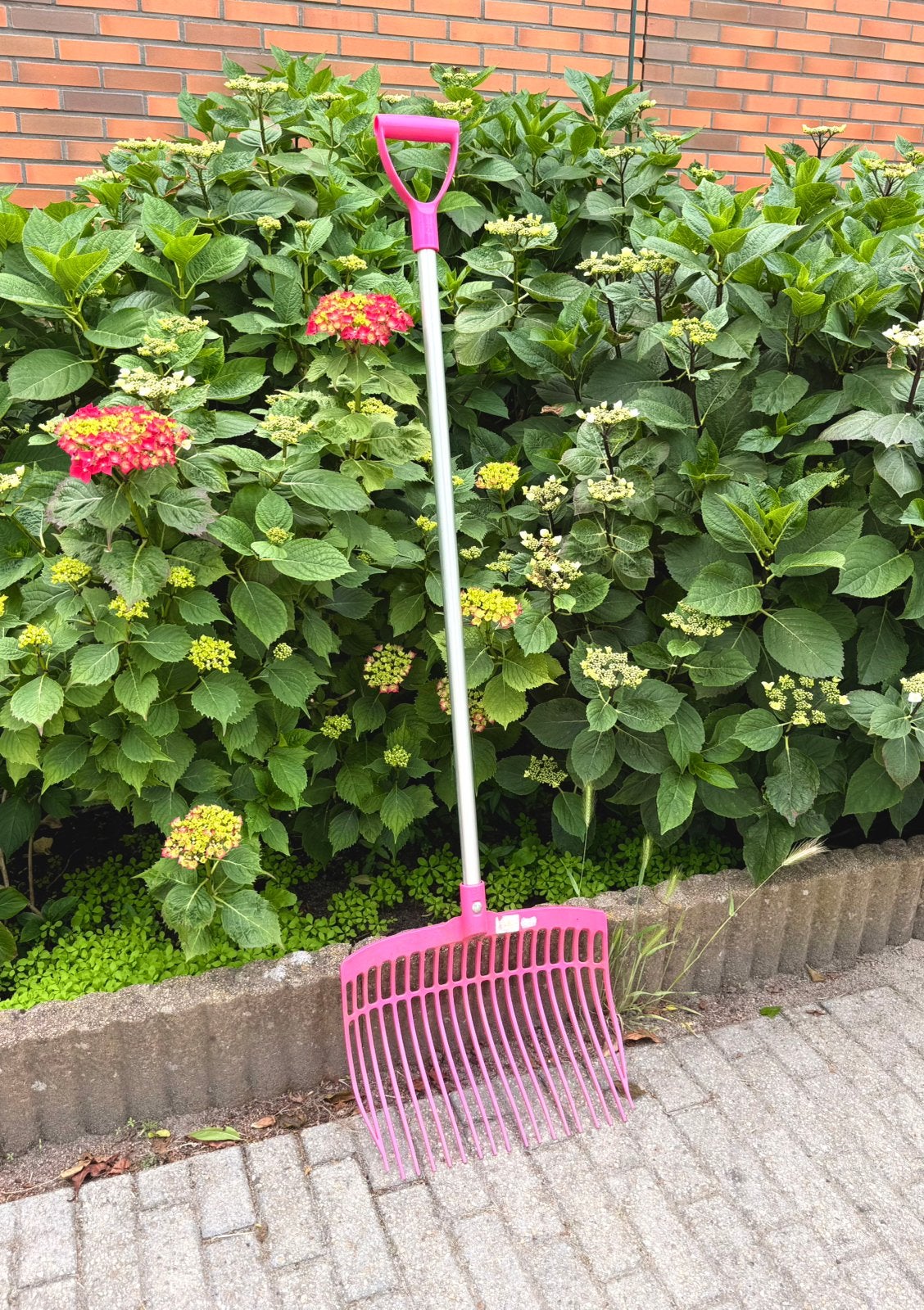 Nedlandic Mestvork Kunststof/Aluminium – Roze, Dieren en Toebehoren, Paarden en Pony's | Overige Paardenspullen, Ophalen, Zo goed als nieuw
