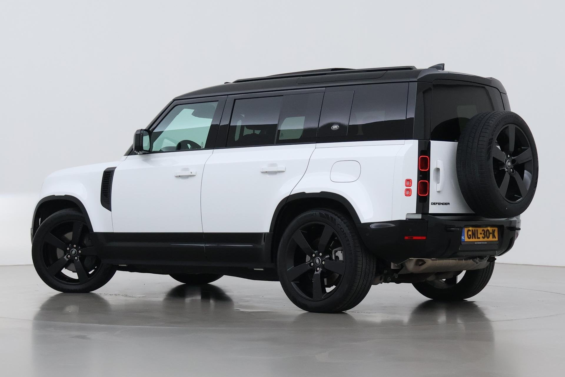 Land Rover Defender 110 P400e SE | Luchtvering | Panoramadak, Auto's, Automaat, 404 pk, Gebruikt, 3000 kg