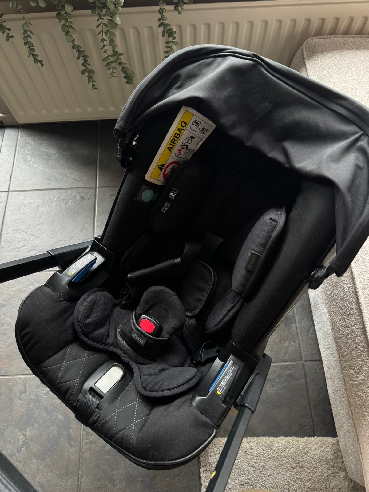 Doona exclusief full black, Kinderen en Baby's, Overige merken, 15 t/m 36 kg, Ophalen of Verzenden, Zo goed als nieuw