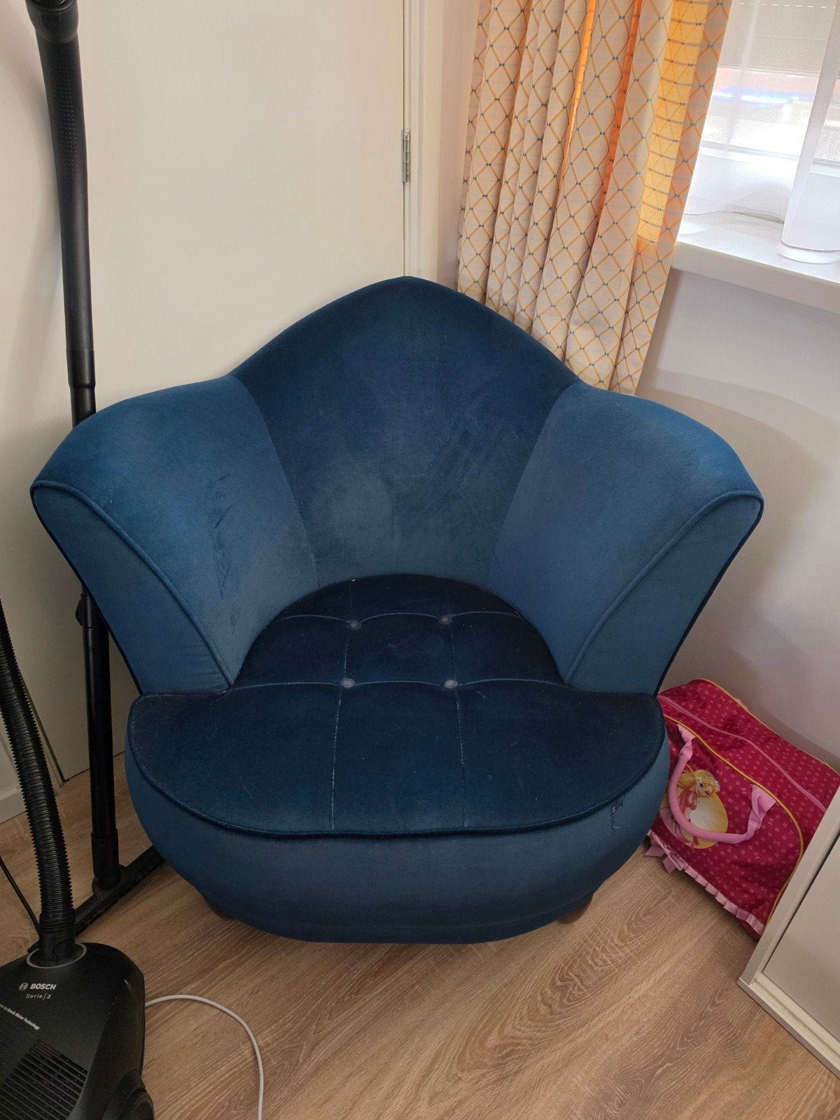 mooi fauteuil uit oude theater suite wonder hotel efteling, Verzamelen, Ophalen, Gebruikt, Button of Speldje