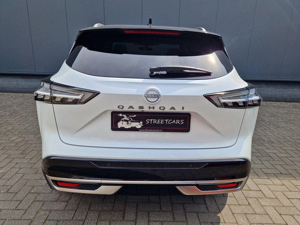 Nissan Qashqai 1.3 MHEV 158PK Tekna Plus, Auto's, Nissan, 12 maanden, Zwart, 4 cilinders, Wit