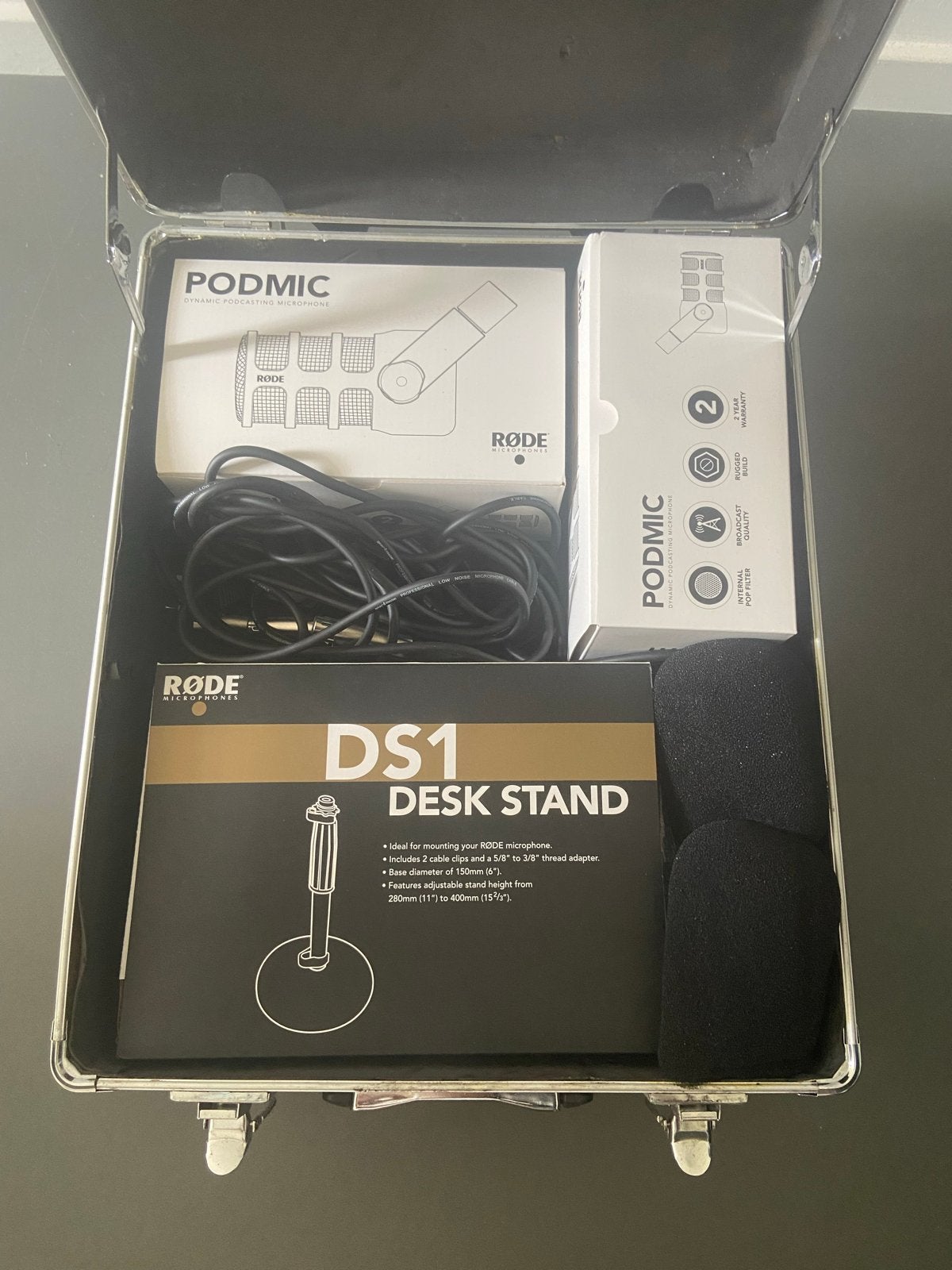 Rode PodMic Podcast Microfoons, in-line preamps & Flightcase, Ophalen, Zo goed als nieuw, Studiomicrofoon