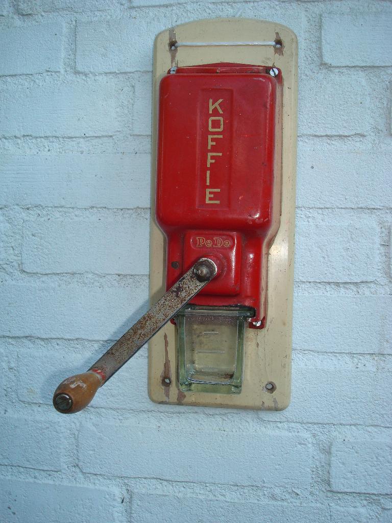 2 antieke pede koffiemolens, Ophalen of Verzenden