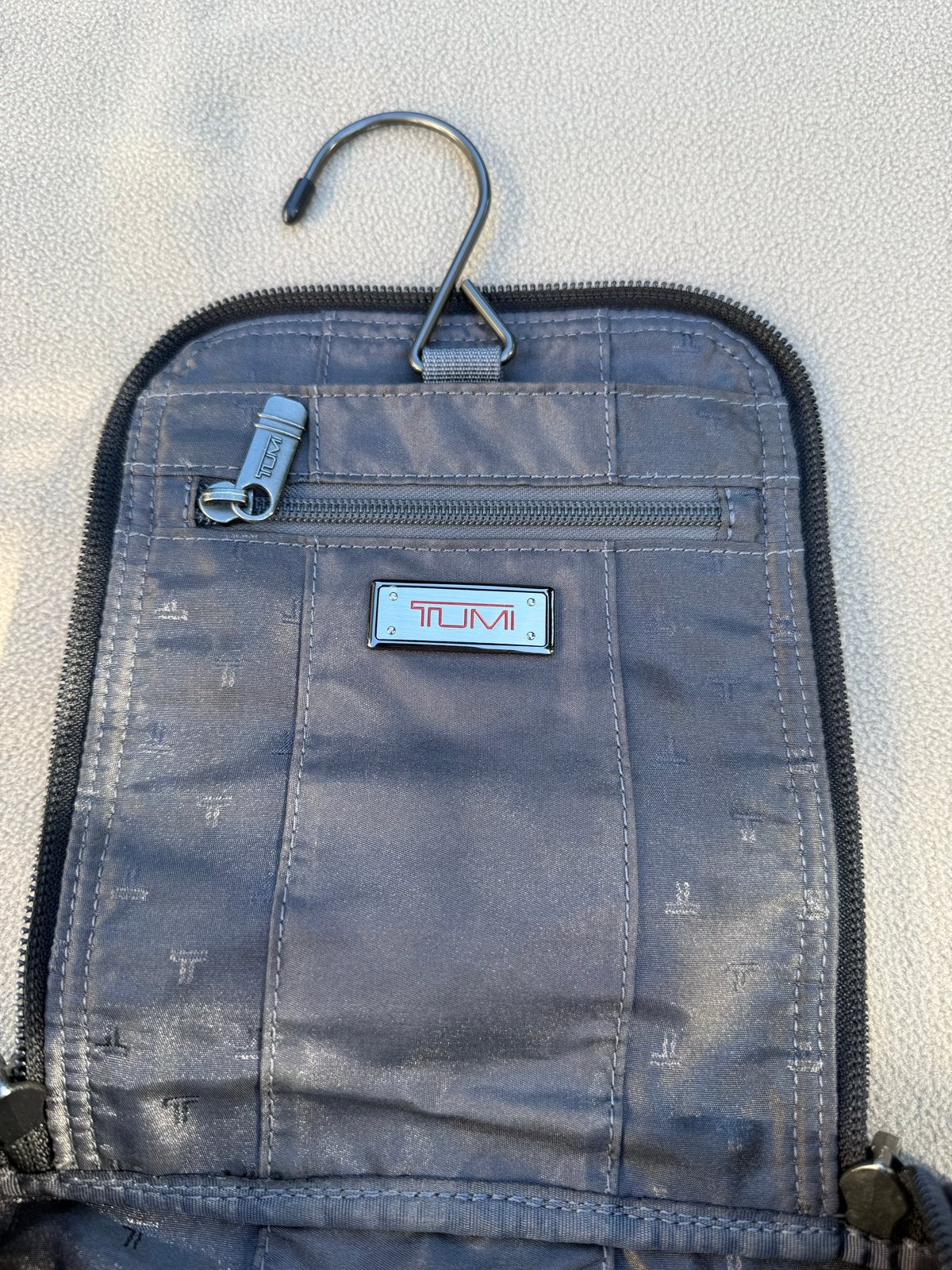 TUMI Toilettas / Reisorganizer met Haak - Zwart, Sieraden, Tassen en Uiterlijk, Toilettassen, Ophalen of Verzenden, Zo goed als nieuw