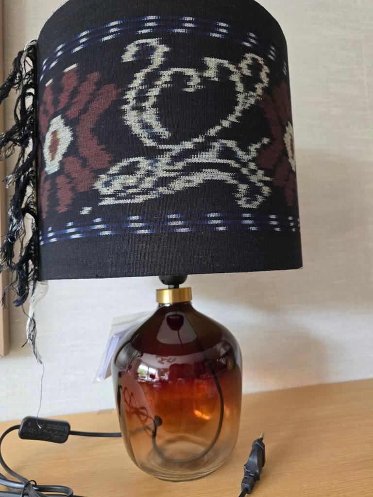 Tafellamp met handgeweven Ikat Lampenkap - 30cm diameter, Huis en Inrichting, Nieuw, Ophalen of Verzenden, Etnisch, Bohemien, Handgemaakt