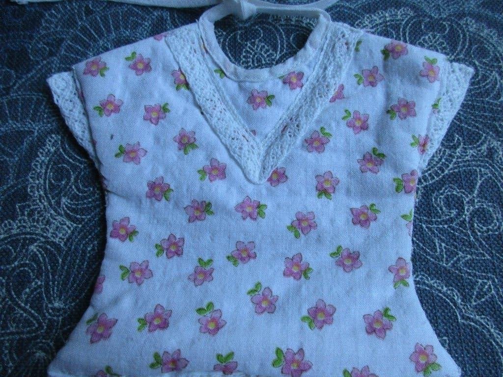 2 gastendoekjes -wit origineel gemaakt  / roze met tulp Hema, Ophalen of Verzenden