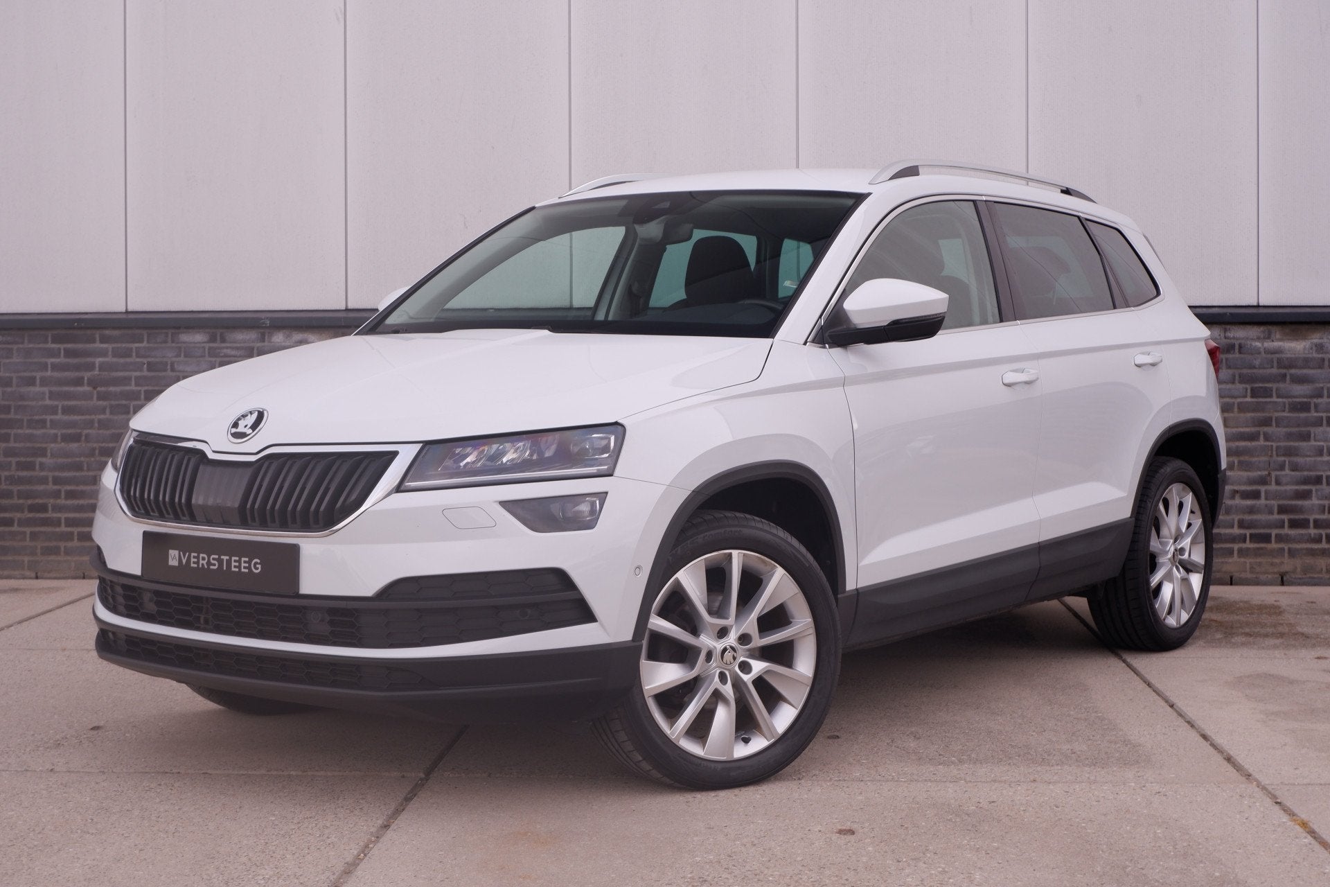 Skoda Karoq 1.5 TSI ACT Style | Elek. Trekhaak | LED | Navi, Auto's, Dealer onderhouden, Stof, Zwart, 4 cilinders