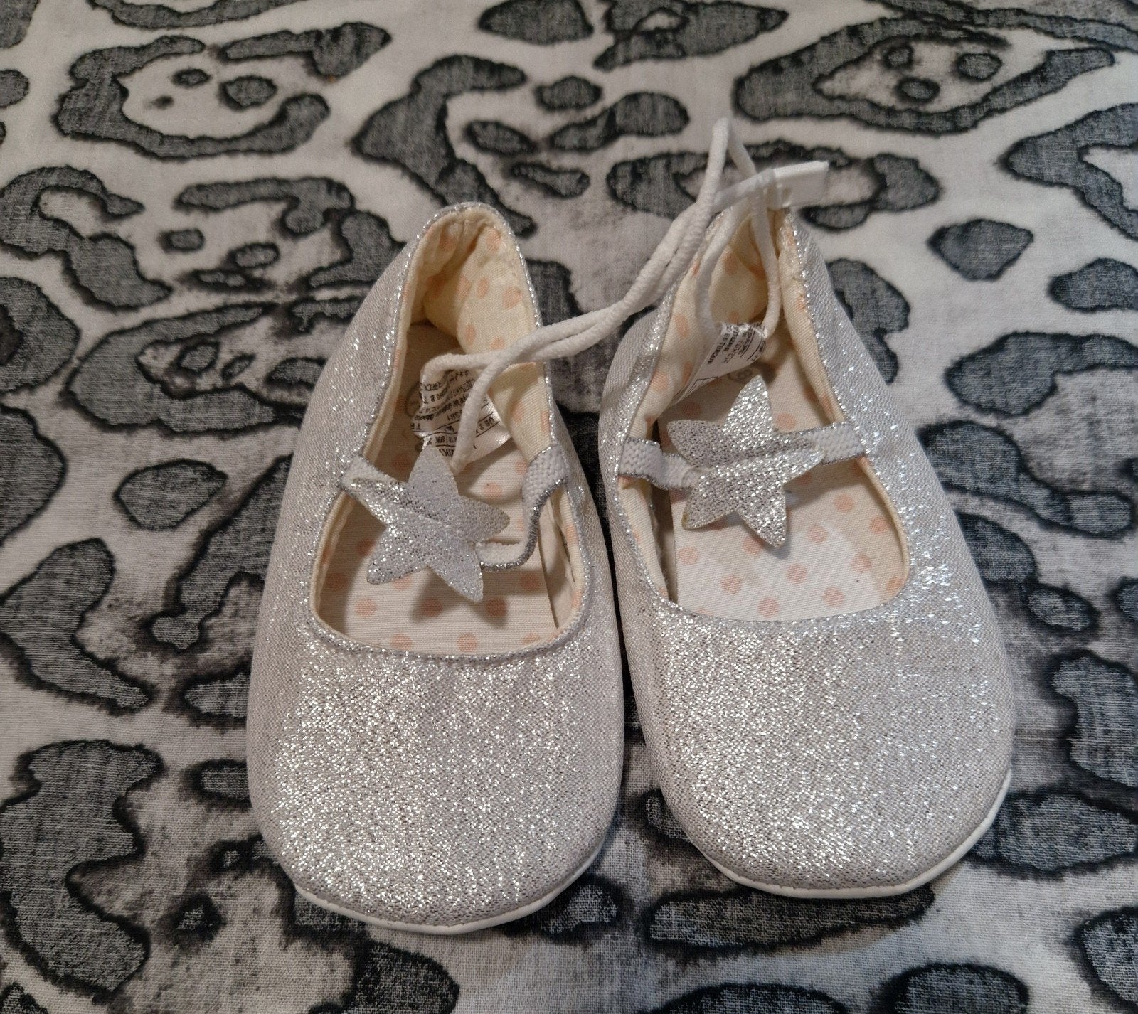 Zilveren LC Waikiki babyschoentjes met ster - Maat 18, Kleding | Dames, Ophalen of Verzenden, Nieuw, Overige kleuren