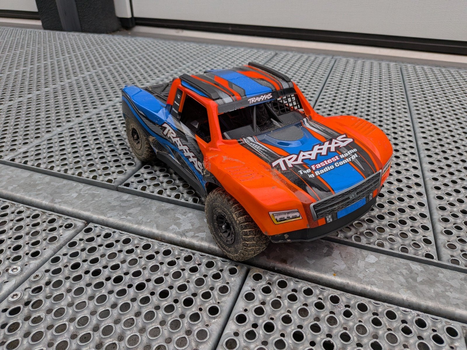 traxxas mini slash, Hobby en Vrije tijd, Ophalen, Zo goed als nieuw, Auto offroad