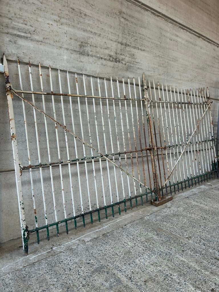 Zwaar antiek dubbel hekken poort vol smeedijzeren 4m40, Tuin en Terras, Tuinhekken en Hekwerk, Ophalen, Gebruikt, IJzer, Tuinhek