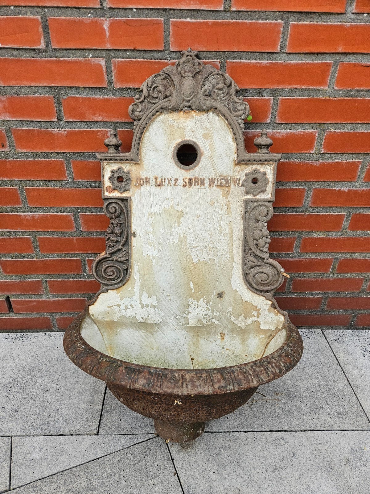 Antieke gietijzeren waterbak/fontein - Joh. Lux & Sohn, Ophalen