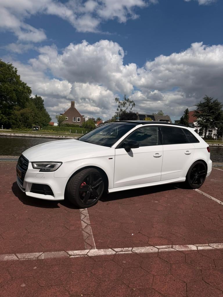 Audi A3 2.0 Tfsi Sportback 140KW AUT 2017 Wit, Auto's, Audi, Automaat, 730 kg, Zwart, 1984 cc