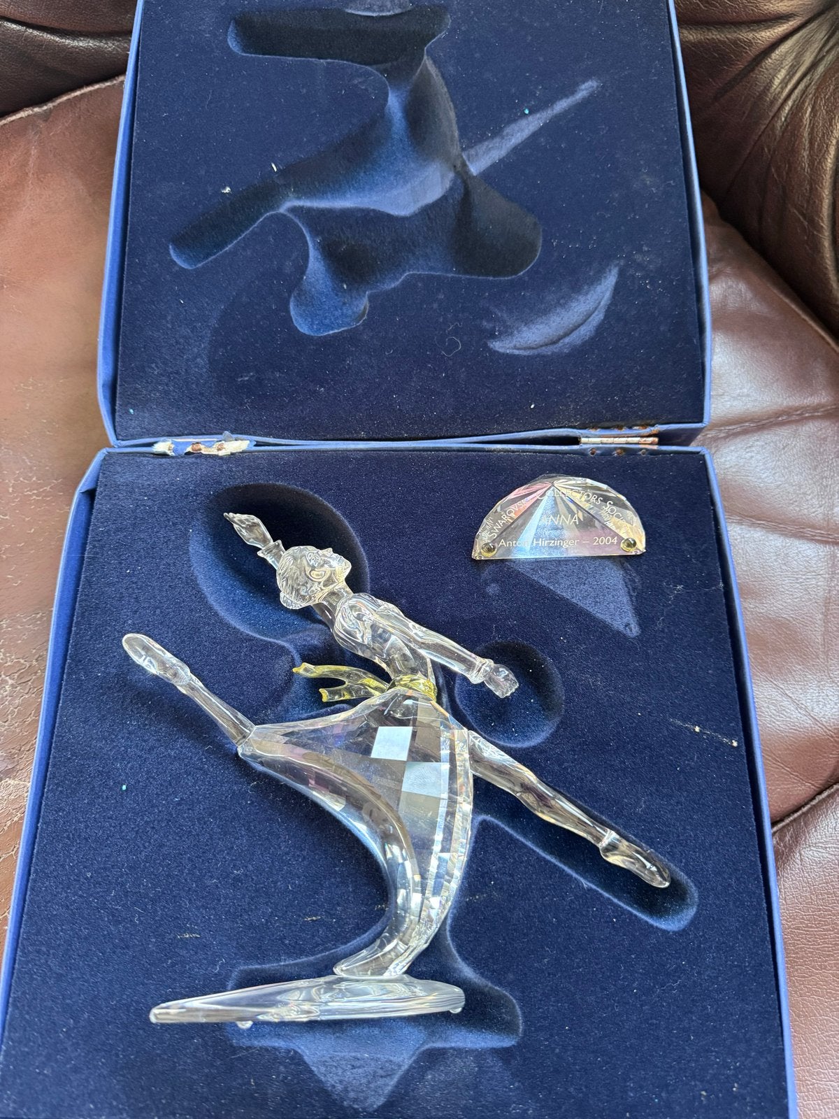 Swarovski SCS Jaarlijkse Editie 2004 “Anna” Kristalbeeldje, Verzamelen, Swarovski, Ophalen of Verzenden, Zo goed als nieuw, Figuurtje