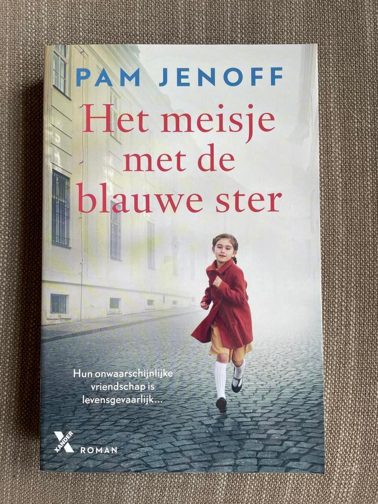 Pam Jenoff - Het meisje met de blauwe ster, Ophalen of Verzenden, Zo goed als nieuw, Pam Jenoff