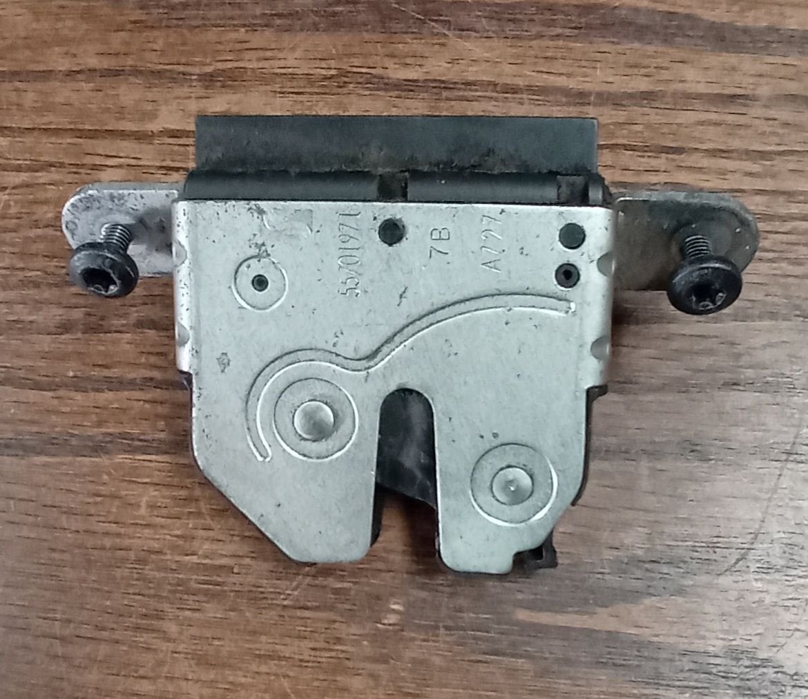 Elektrische slotmechaniek achterklep Opel Corsa D, Auto-onderdelen, Gebruikt, -, Opel, Ophalen of Verzenden