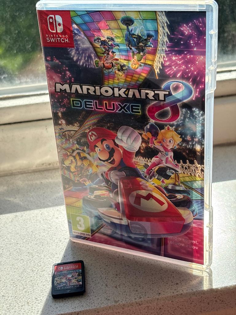 Mario Kart 8 Deluxe – Nintendo Switch, Online, Racen en Vliegen, Ophalen of Verzenden, Zo goed als nieuw