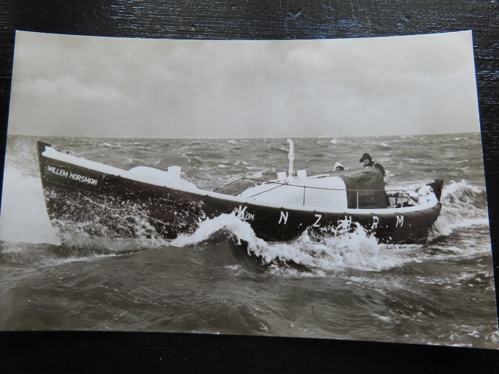 ansichtkaart reddingboot "Willem Horsman" KNRM, Verzamelen, Ophalen of Verzenden, Zo goed als nieuw, Motorboot, Kaart, Foto of Prent