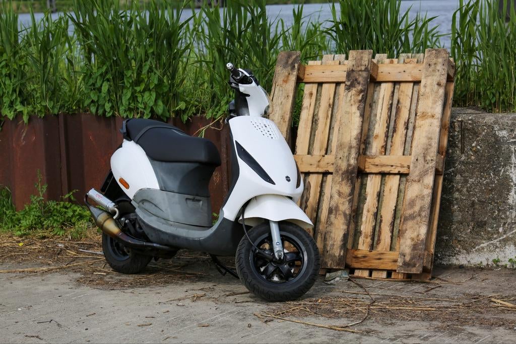 Piaggio Zip 2 takt 50cc Airsal, Fietsen en Brommers, Scooters | Piaggio, Ophalen, Tweetakt, Maximaal 45 km/u, Zo goed als nieuw