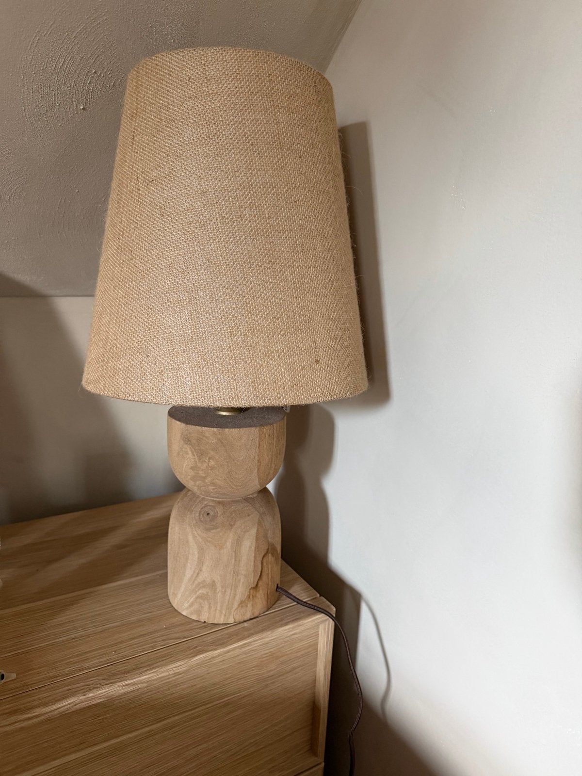 Set van 2 Sklum tafellampen met houten voet en linnen kap, Beige, Overige merken, Met kap, Landelijk
