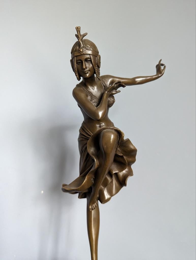 Bronzen beeld van dancerese naar Chiparus in Art Deco stijl, Antiek en Kunst, Handgemaakt, Art deco, Ophalen of Verzenden, Brons