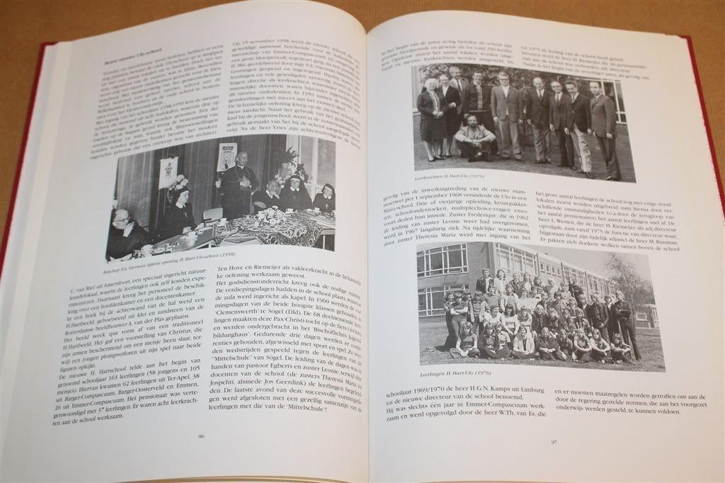 100 Jaar Parochie Sint Willehadus — Emmer-Compascuum \'95, Boeken, Ophalen of Verzenden, Zo goed als nieuw