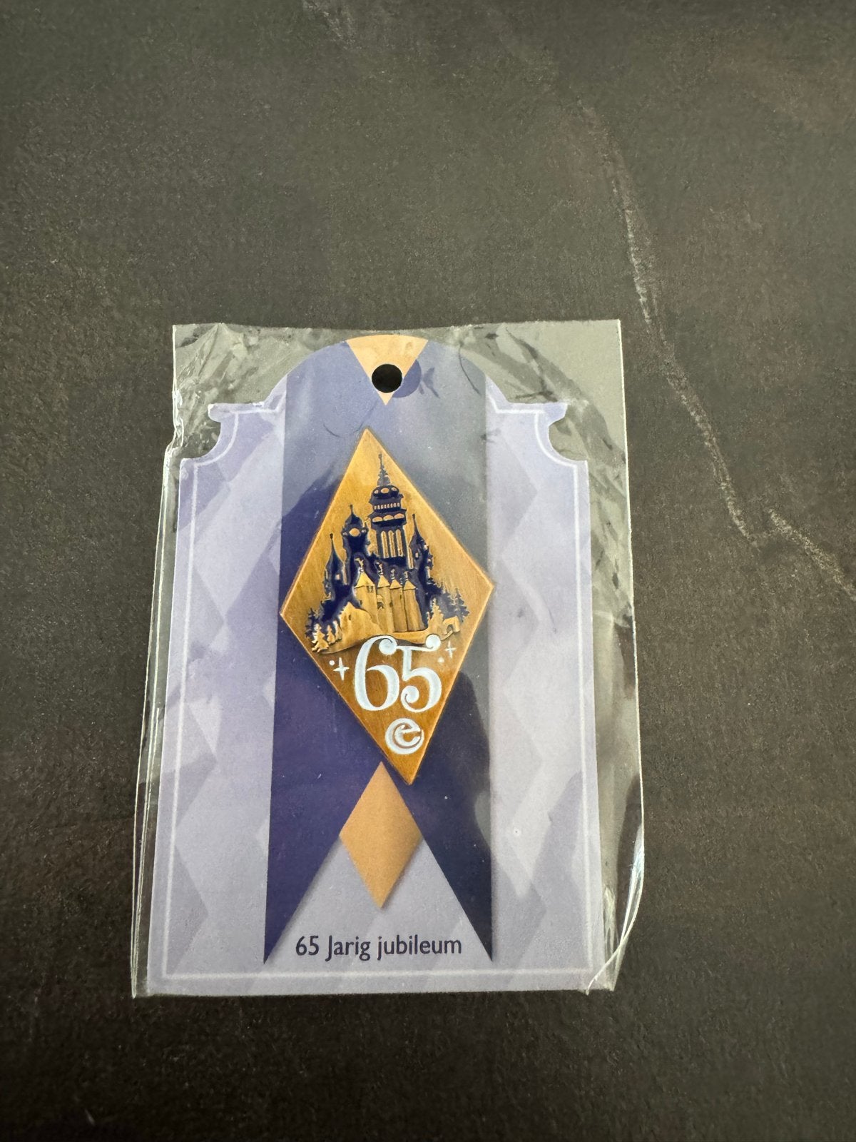 Efteling Pin - 65 jarig jubileum (2017), Verzamelen, Efteling, Ophalen, Nieuw, Button of Speldje