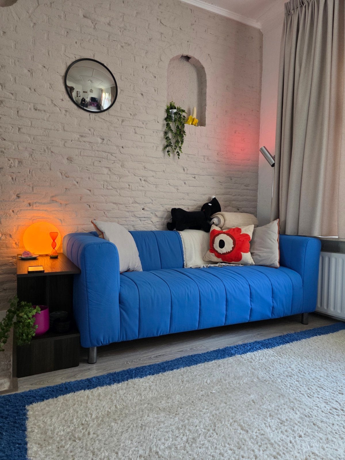 Blauwe Klippan bank, Huis en Inrichting, Ophalen, Zo goed als nieuw, Stof, Funky