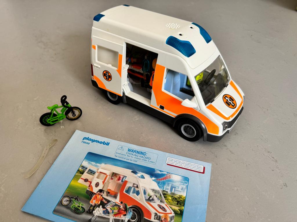 Playmobil Ambulance 70049, Ophalen of Verzenden, Zo goed als nieuw, Complete set
